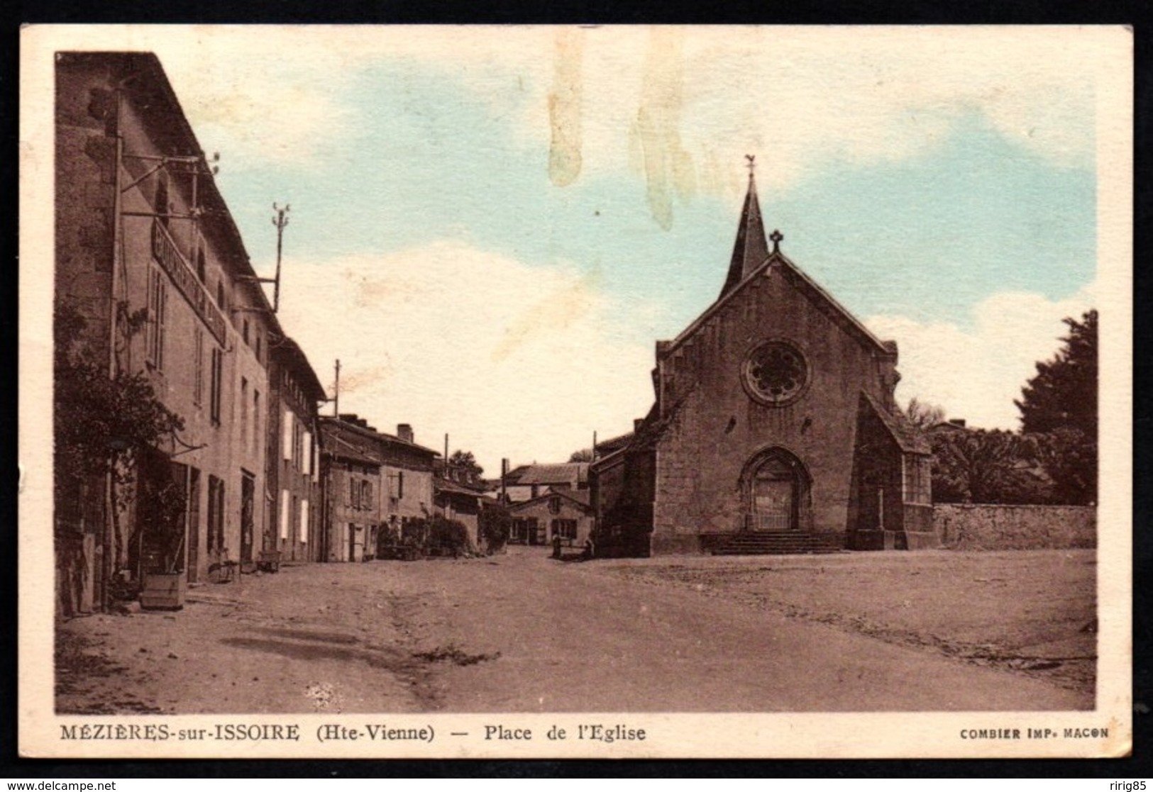 CPA  --  MEZIERES SUR ISSOIRE  PLACE DE L EGLISE  PEU COMMUNE  004.E* - Meziere Sur Issoire