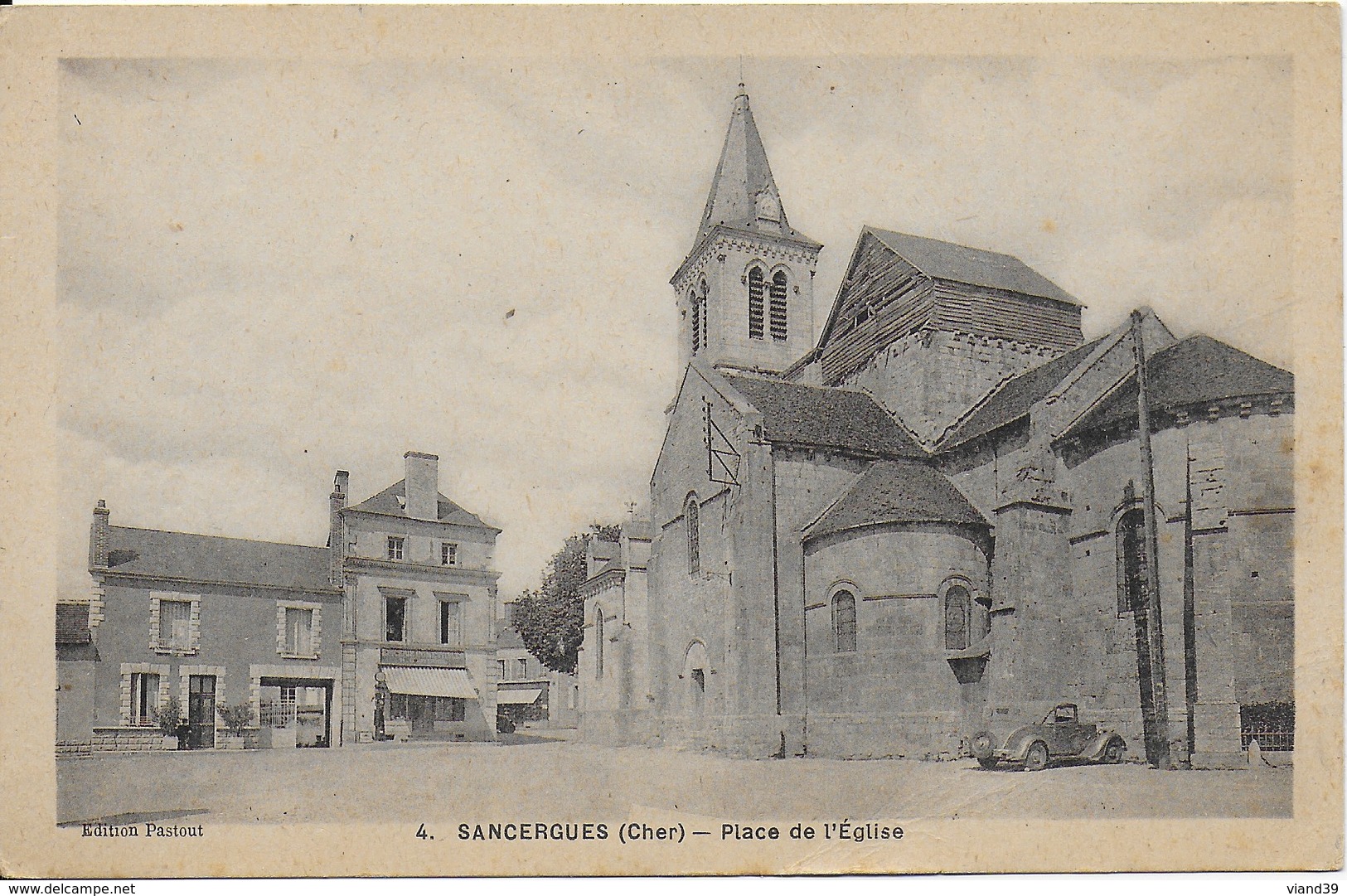 Sancergues : Place De L'église - Sancergues