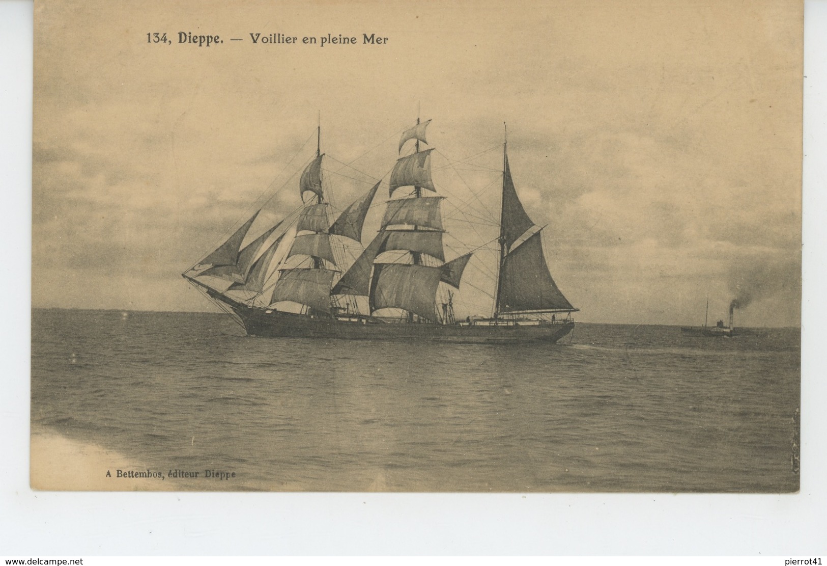 BATEAUX - DIEPPE - Voilier En Pleine Mer - Sailing Vessels