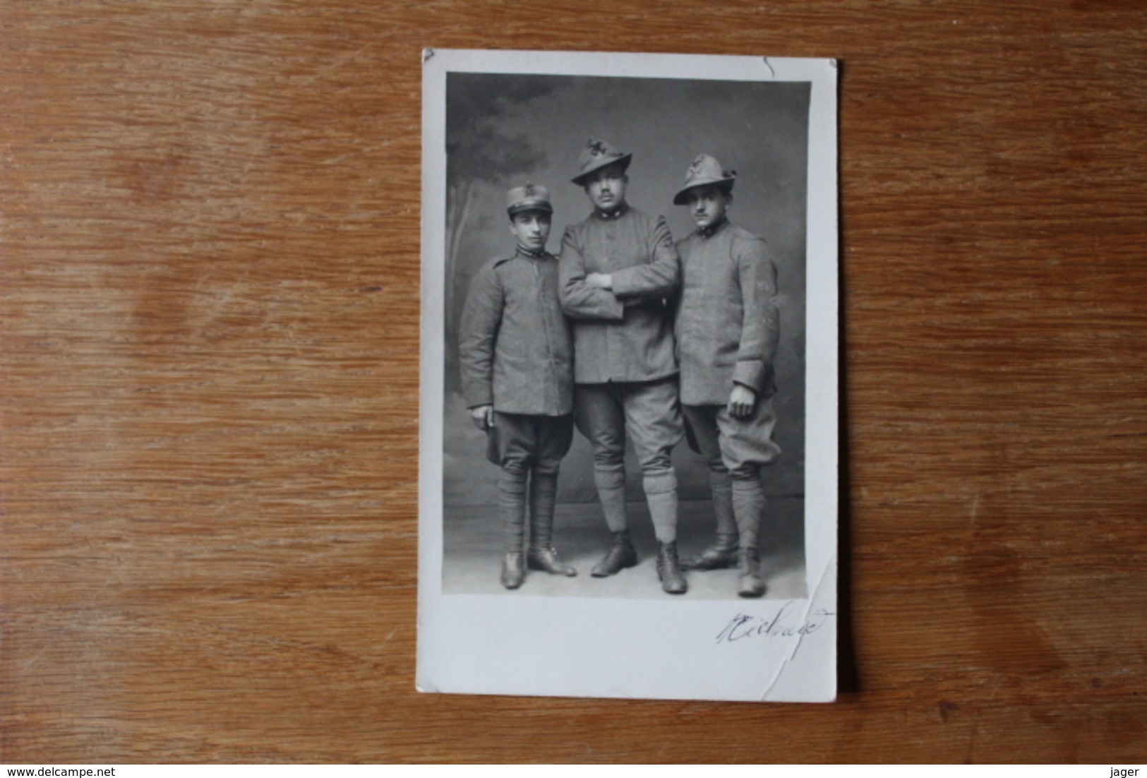 Carte Photo  Soldats Italiens Guerre 1914 1918   Dont Alpini - Guerre, Militaire