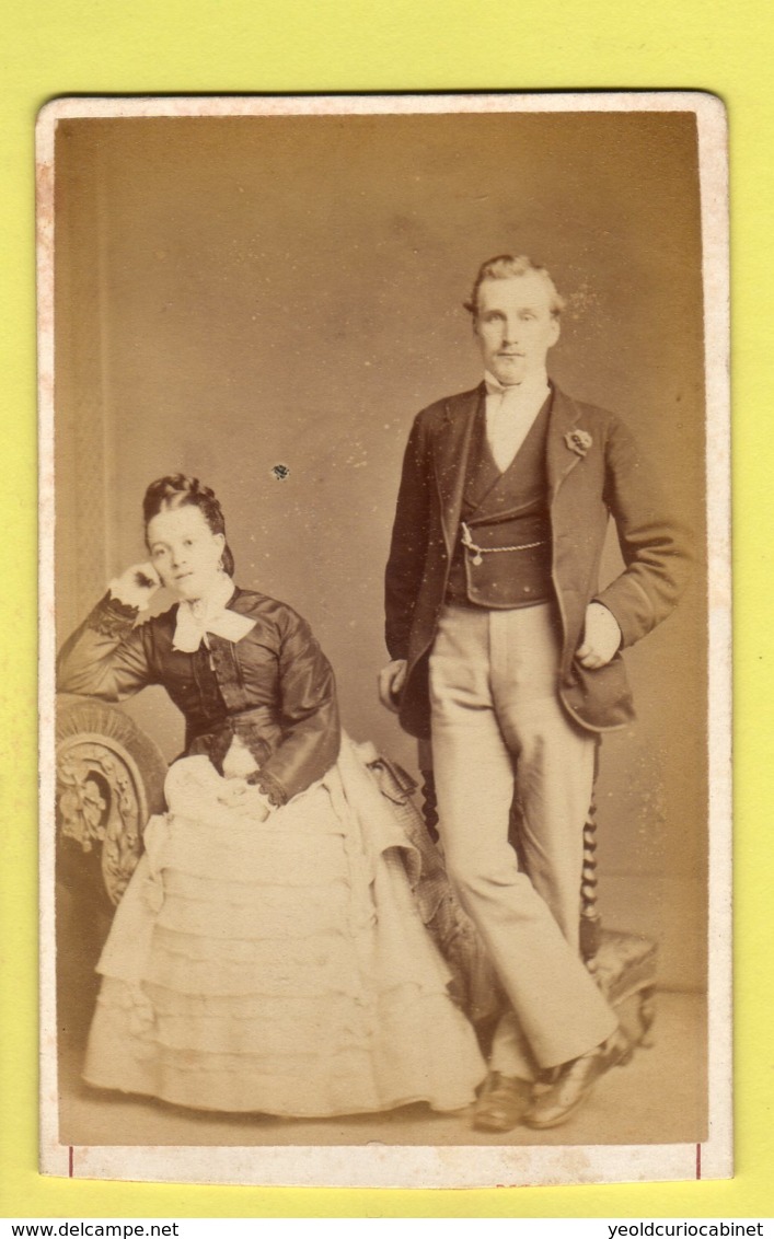 Victorian CDV - Husband And Wife - William Ball - Peterborough - Old (before 1900)