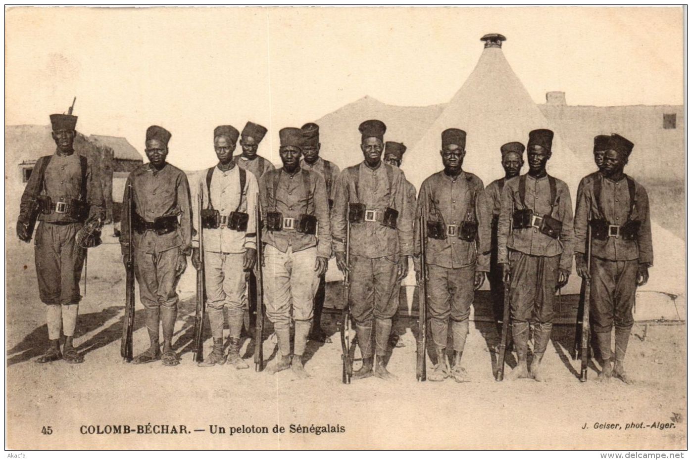 CPA Geiser 45 Colomb-Béchar Un Peloton De Sénégalais ALGERIE (757408) - Bechar (Colomb Béchar)