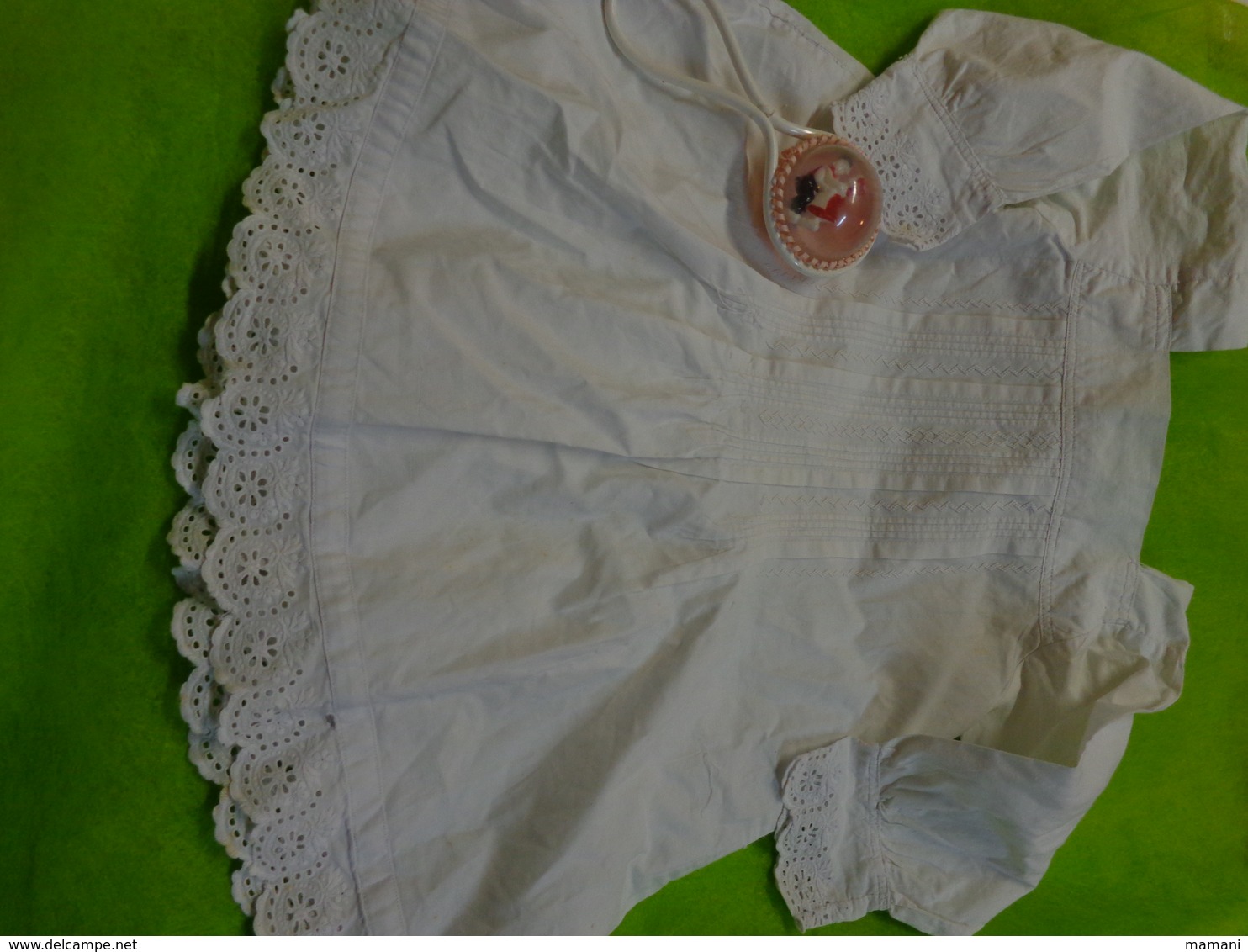 Robe Tablier De Bebe Ancienne + Hochet Pour Poupee - Autres & Non Classés