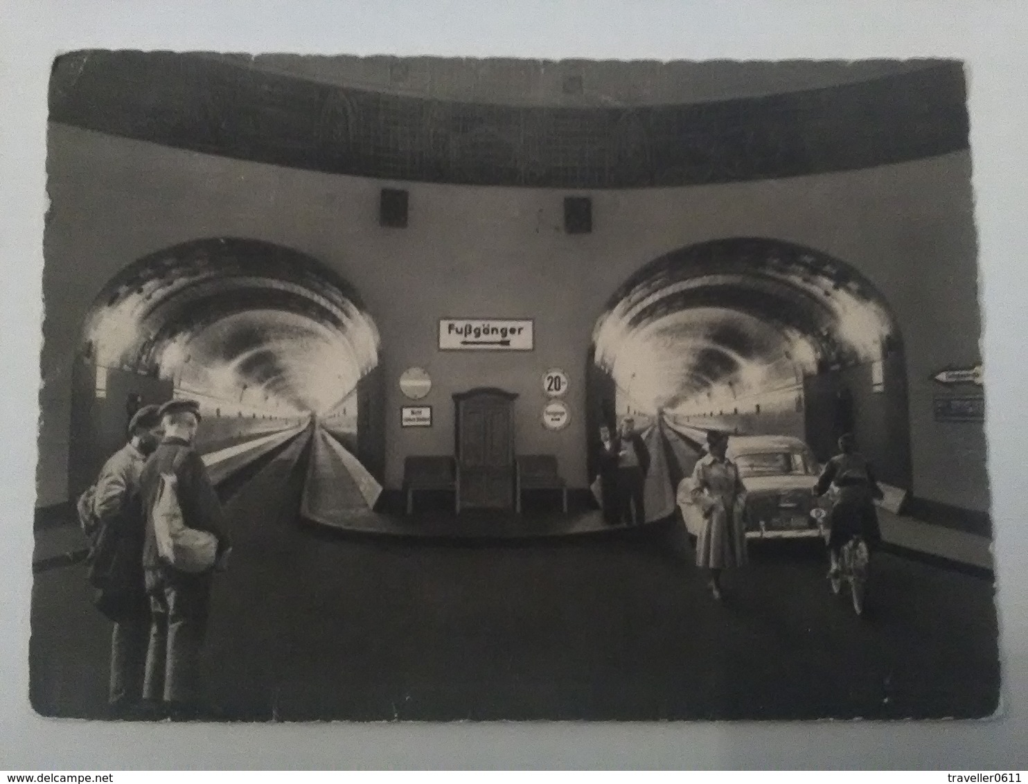 Hamburg, Innenansicht Des Elbtunnel, Altes Auto, Leute, Fahrrad, 1956 - Other & Unclassified