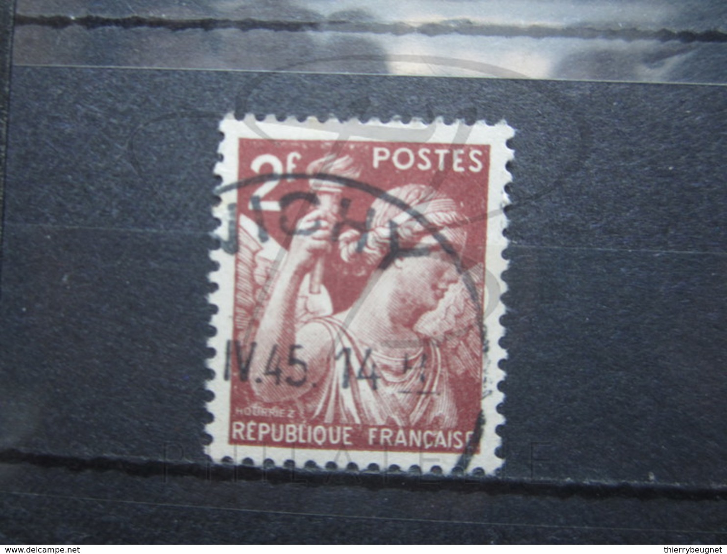 VEND BEAU TIMBRE DE FRANCE N° 653 , CACHET " VICHY " !!! - 1939-44 Iris