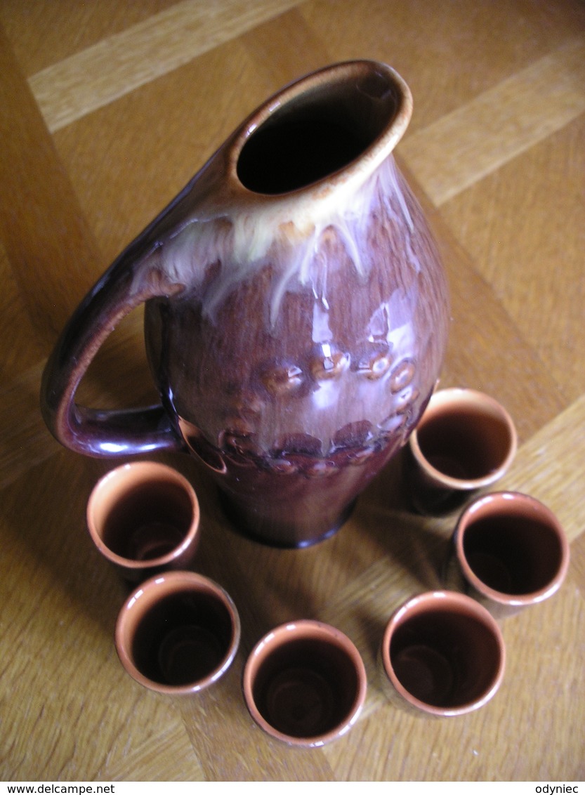 Clay Pitcher With 6 Shots - Other & Unclassified