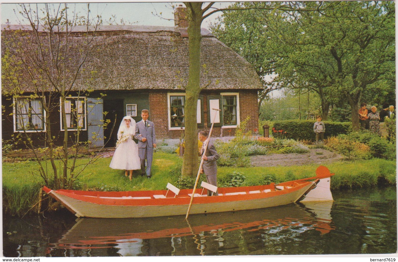 Pays-bas     Giethoorn    De Huwzlijksboot Ligt Gereed - Giethoorn