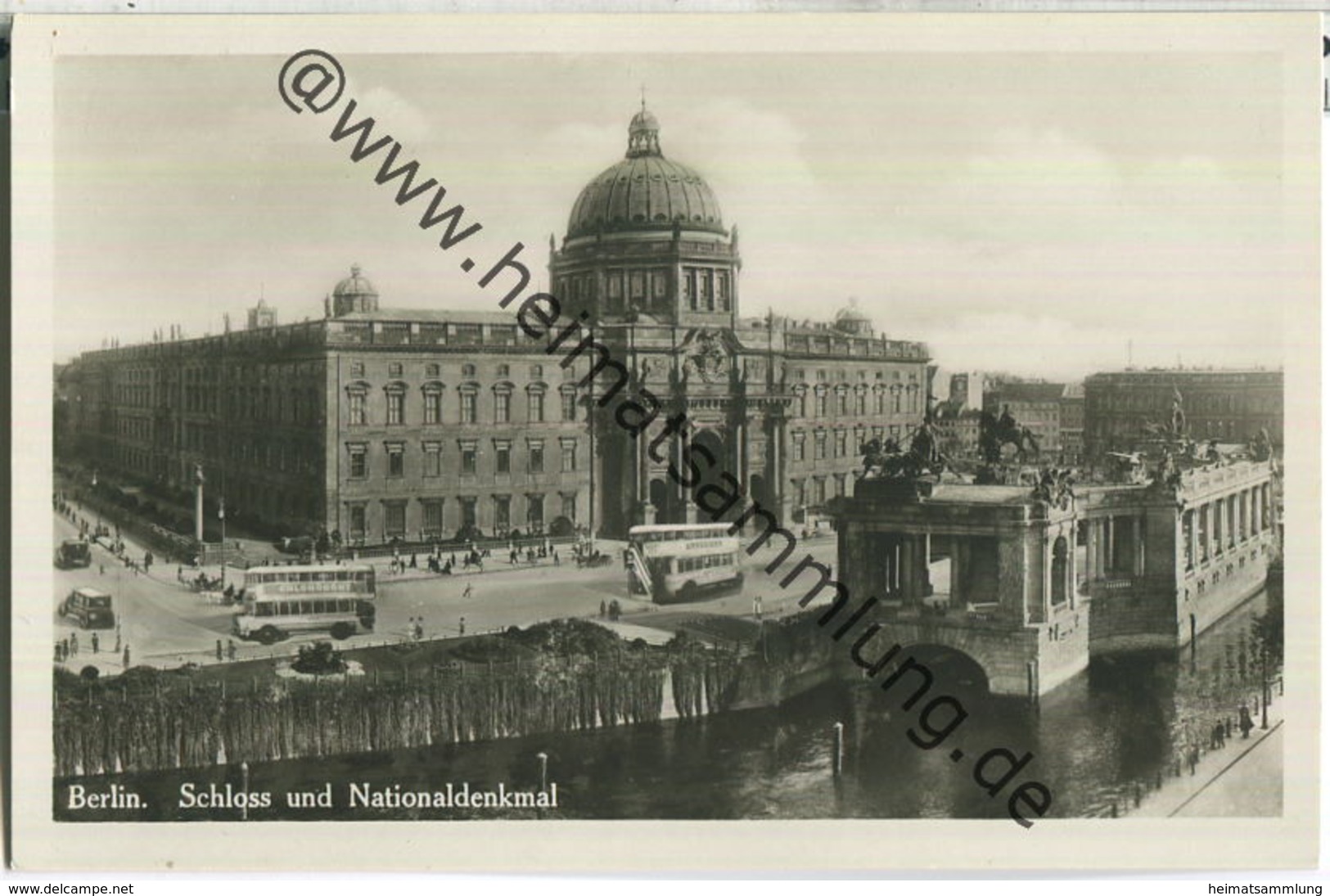 Berlin-Mitte - Schloss - BVG-Bus - Foto-Ansichtskarte - Mitte