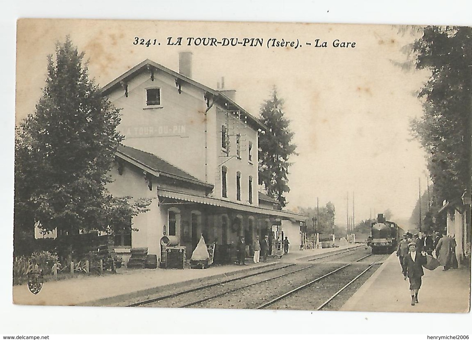 38 Isère La Tour Du Pin La Gare Arrivée Du Train - La Tour-du-Pin