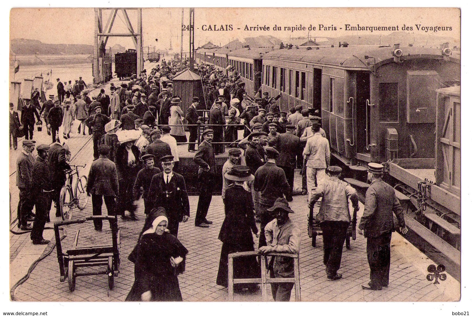 3002 - Calais ( 62 ) - Arrivée Du Rapide De Paris ( Embarquement Des Voyageurs - N°245 - M.T.I.L. Tesson Maurice - - Calais