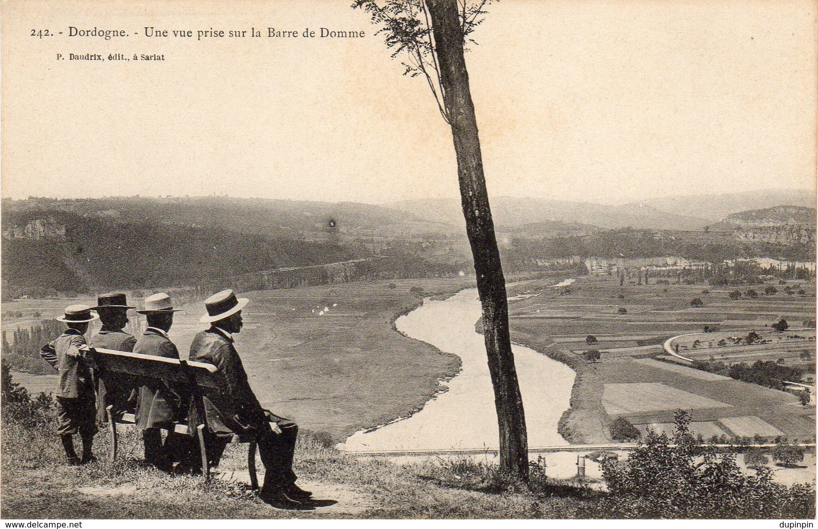 Une Vue Prise Sur La Barre De Domme - Sonstige & Ohne Zuordnung