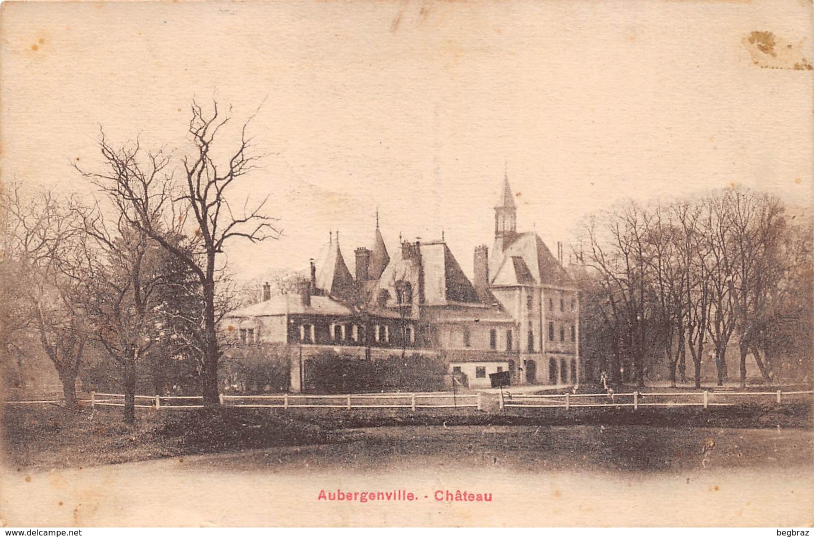 AUBERGENVILLE       CHATEAU - Aubergenville