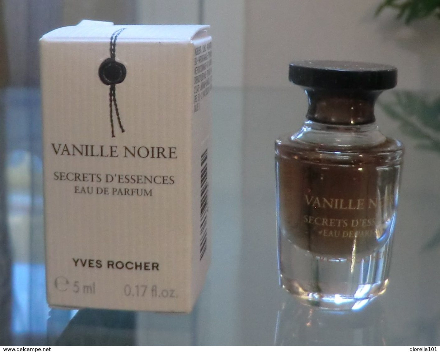 VANILLE NOIRE - EDP 5 ML De YVES ROCHER - Miniatures Femmes (avec Boite)