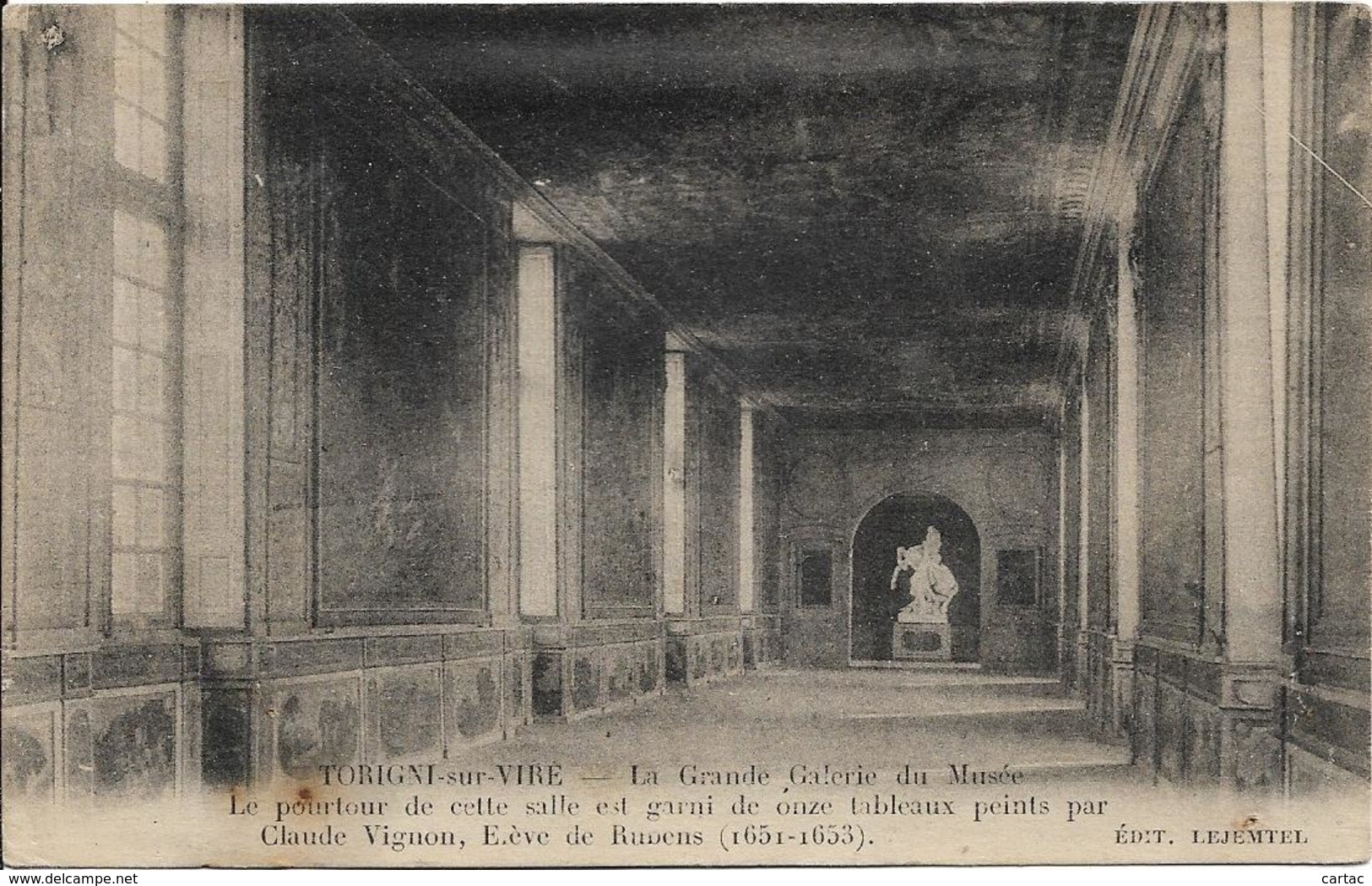 D50 - TORIGNY SUR VIRE - LA GRANDE GALERIE DU MUSEE  - LE POURTOUR DE CETTE SALLE EST GARNI DE ONZE TABLEAUX PEINTS - Autres & Non Classés