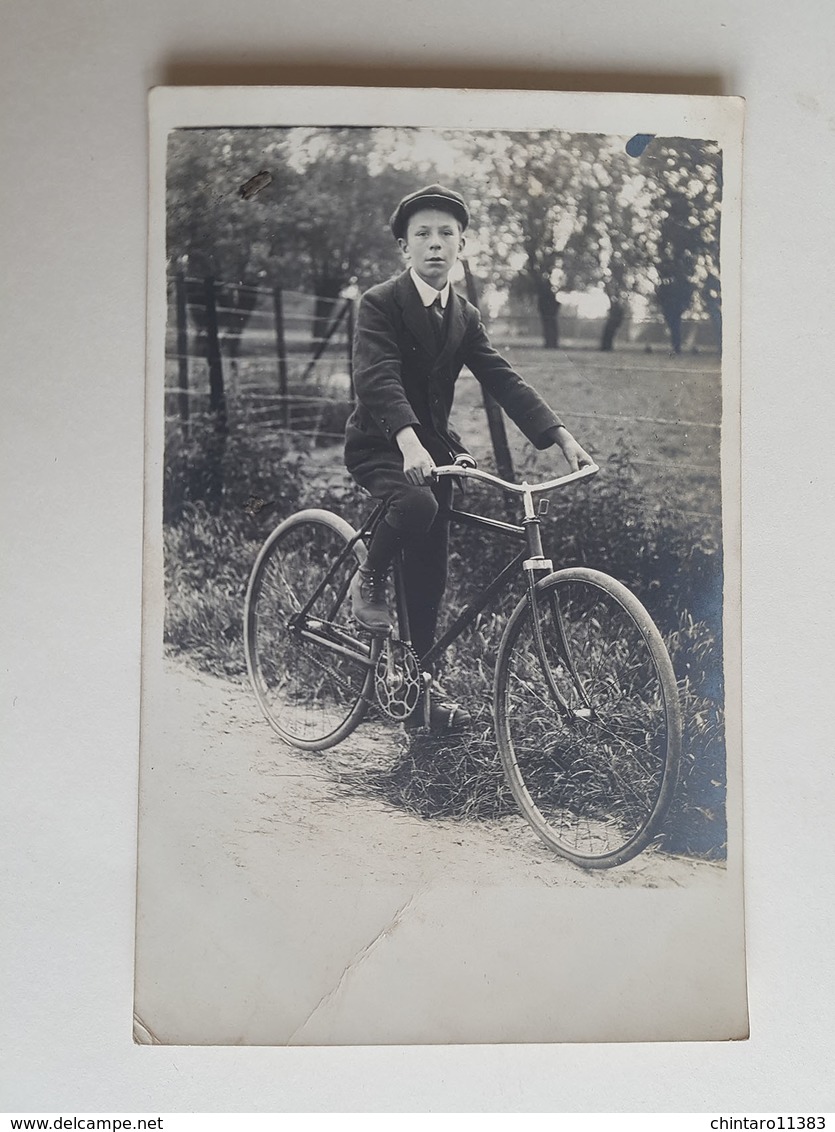 Photo D'un Jeune Garçon Belge Sur Son Vélo Dans La Campagne - Belgique/enfant - Anciennes (Av. 1900)