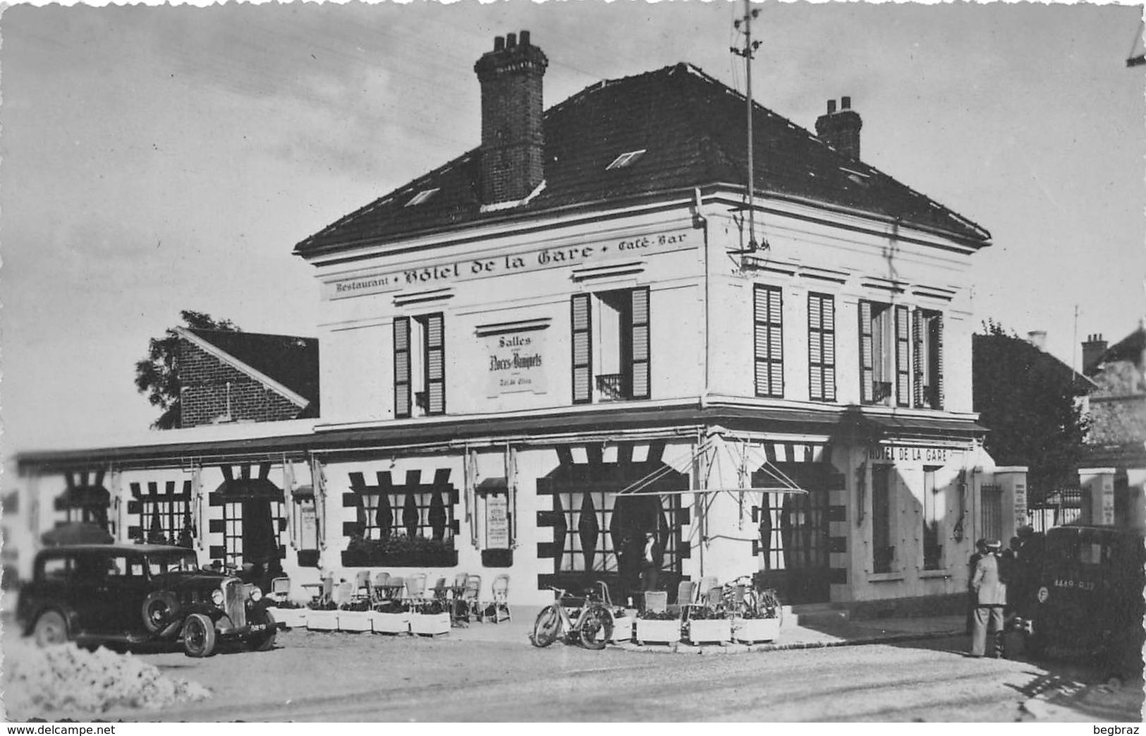 AUBERGENVILLE      HOTEL DE LA GARE   AUTOMOBILE - Aubergenville