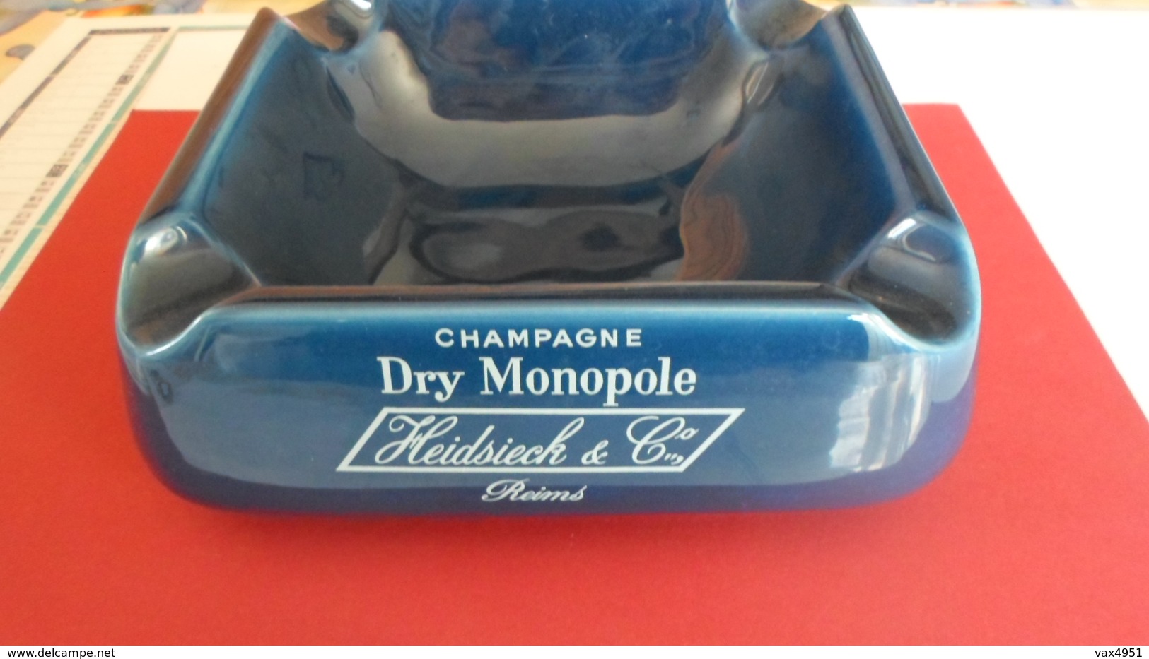 CENDRIER  CHAMPAGNE  DRY MONOPOLE  HEIDSIECK ET CIE    REIMS   ****   RARE   A  SAISIR    ********* - Asbakken