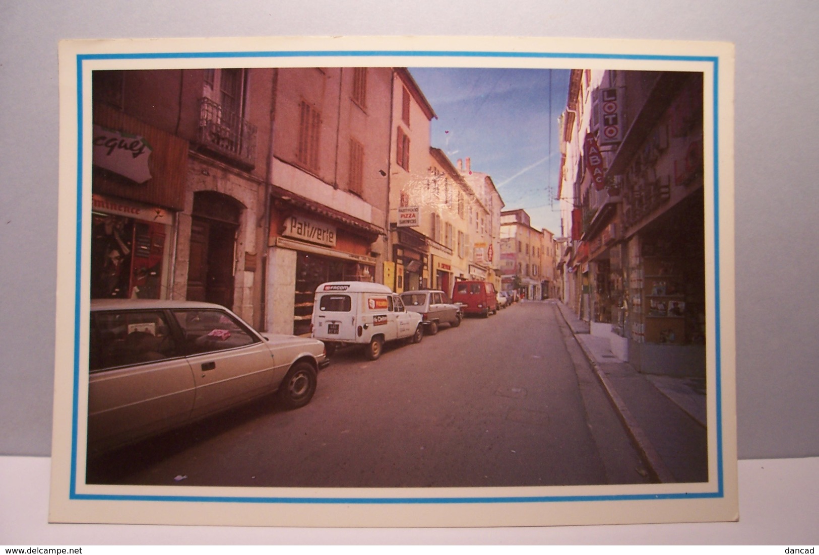 LE LUC EN PROVENCE   - Rue De La République -  ( Pas De Reflet Sur L'original ) - Le Luc