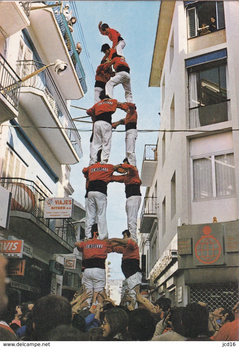 CPM ESPAGNE SITGES (Costa Dorada) Diada Dels Castellers De Stiges Colla De Vendrell El 3 De 7 - Barcelona