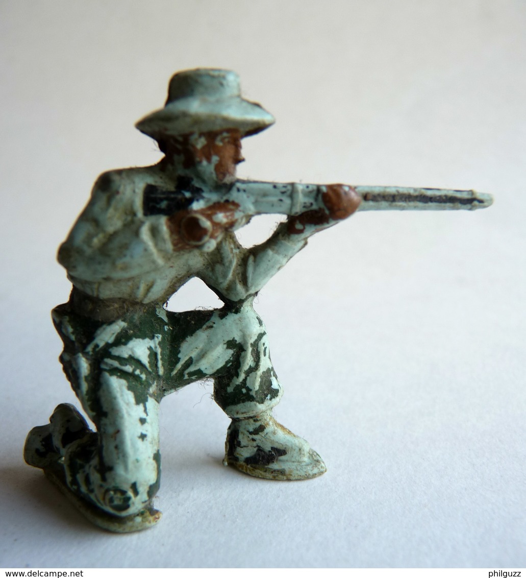 Figurine GUILBERT COWBOY (2) Tireur Fusil à Genoux 1 2 60's Pas Starlux Clairet Cyrnos - Militaires