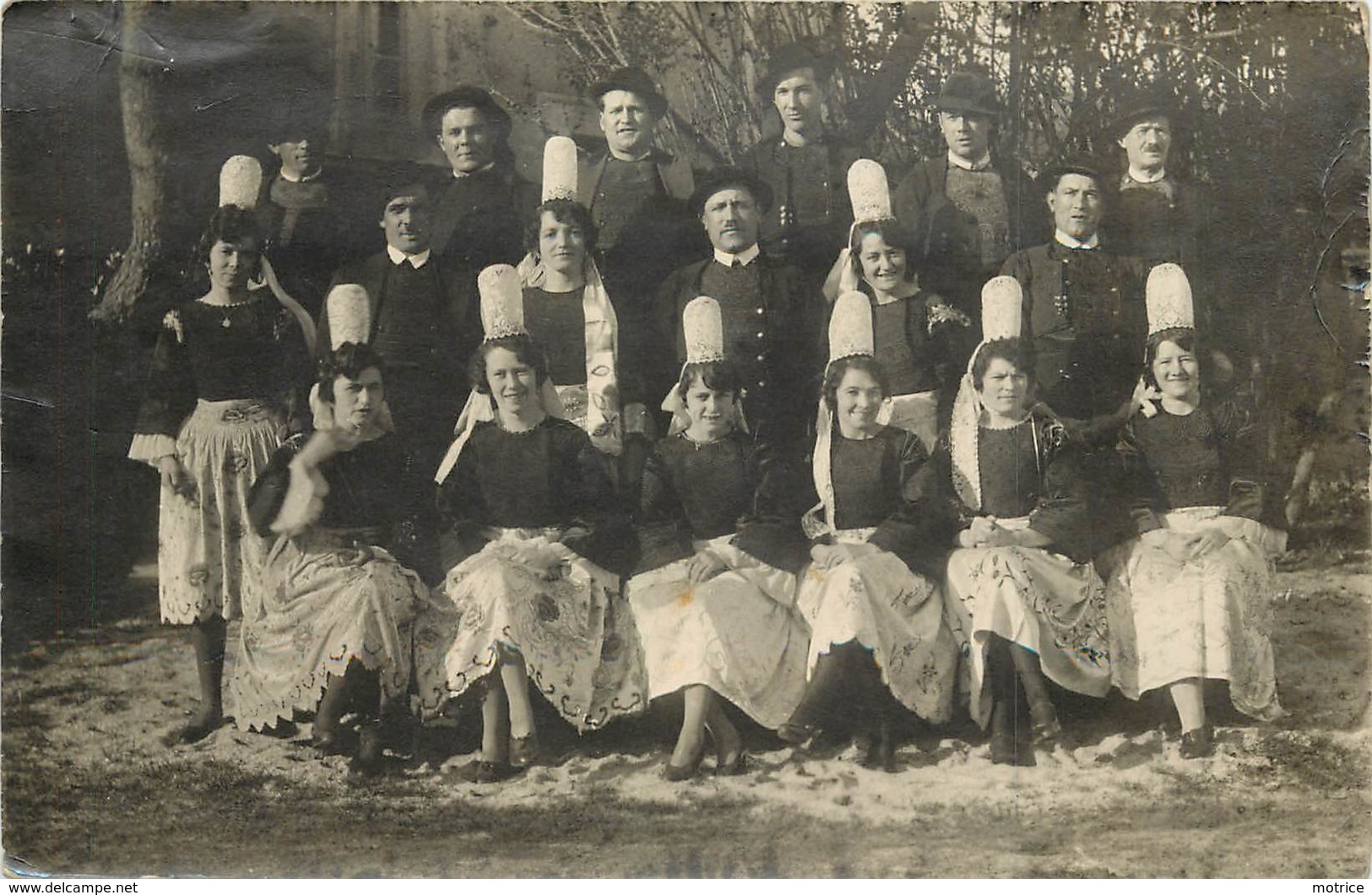 BRETAGNE - Coiffes Et Costumes, Carte Photo. - Costumi