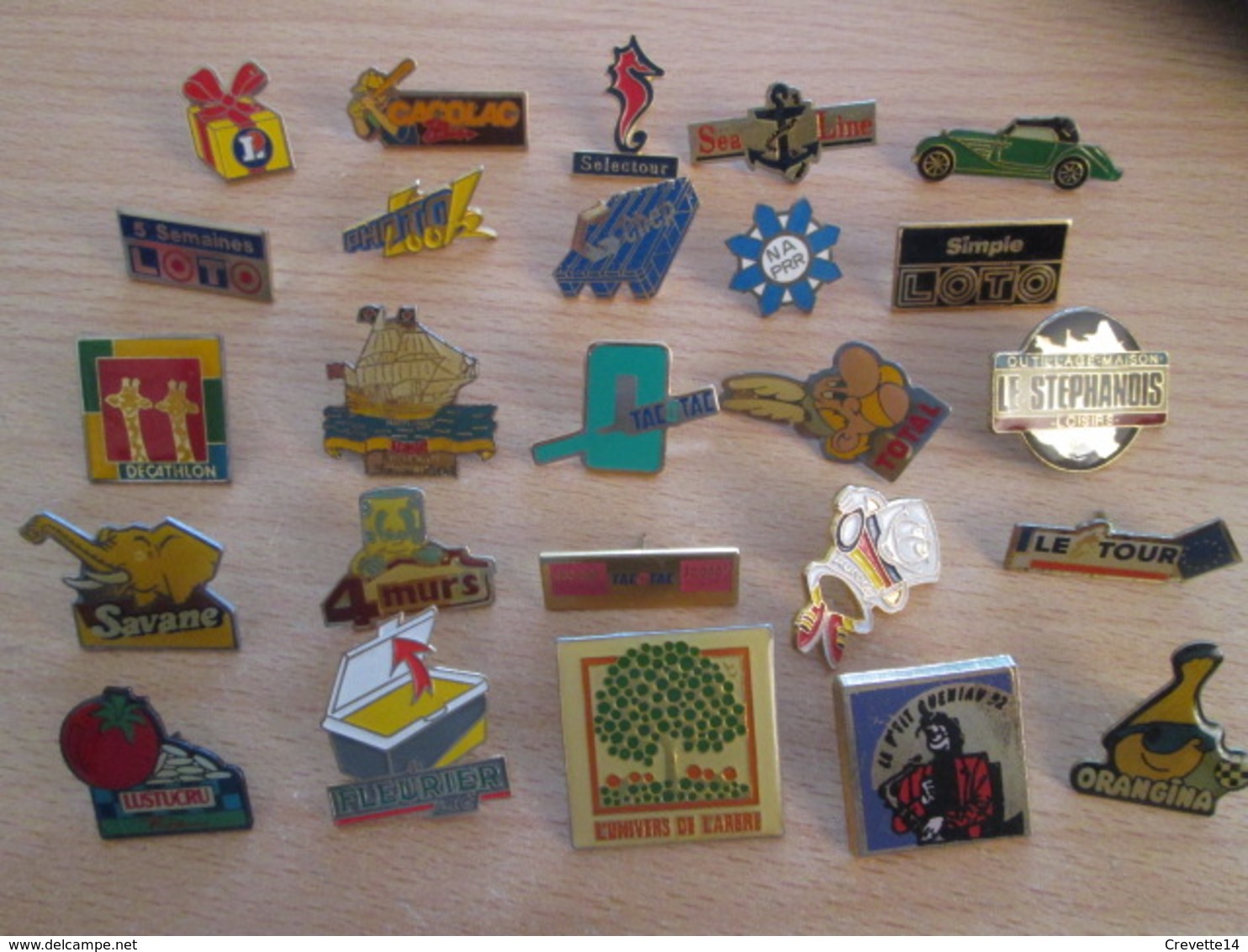 A Prix Cassé !!! LOT19-039 De 25 Pin's En Très Bon état , Tous Différents , Avec Leurs Attaches - Lots