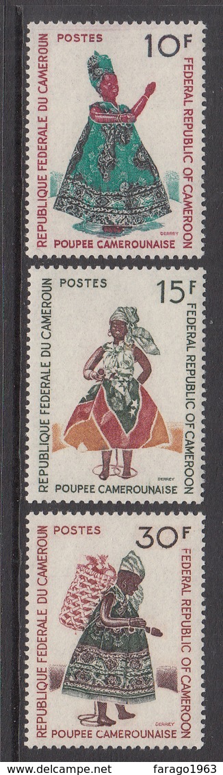 1970 Cameroun Dolls In Traditional Costume Set Of 3 MNH - Kameroen (1960-...)