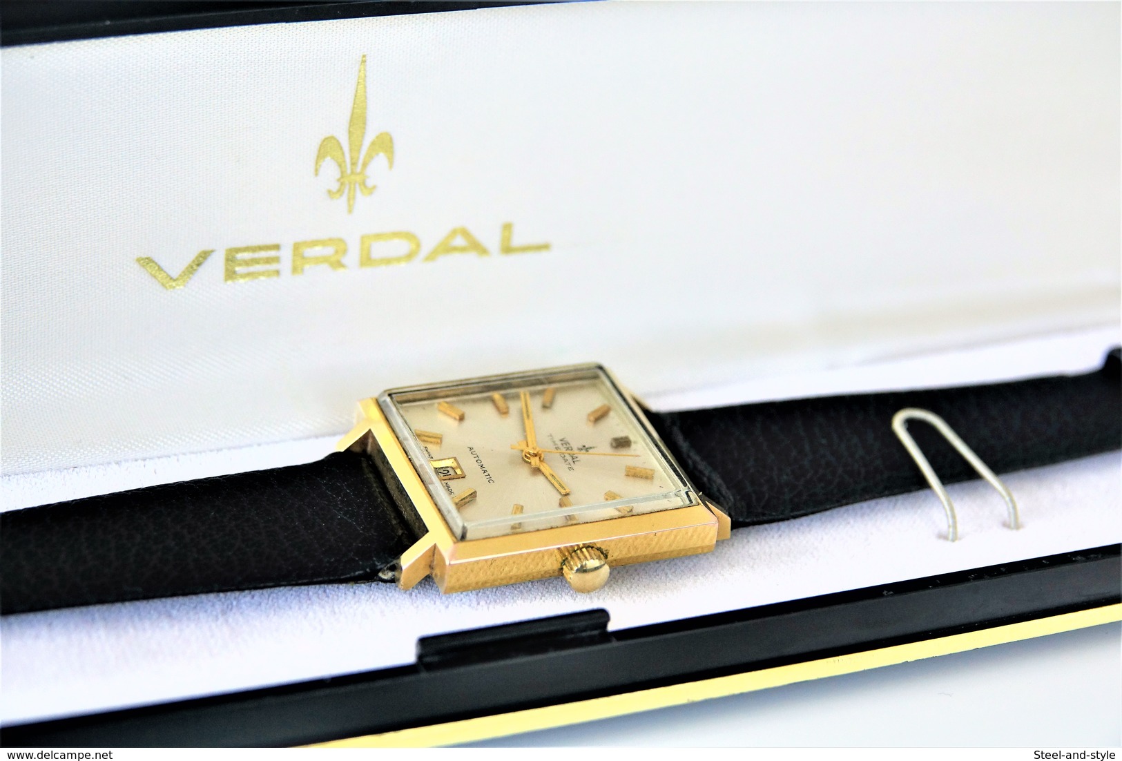 watches : VERDAL TIME-DATE AUTOMATIC RaRe with original box - 20 microns gold plated - original - running - 1970s