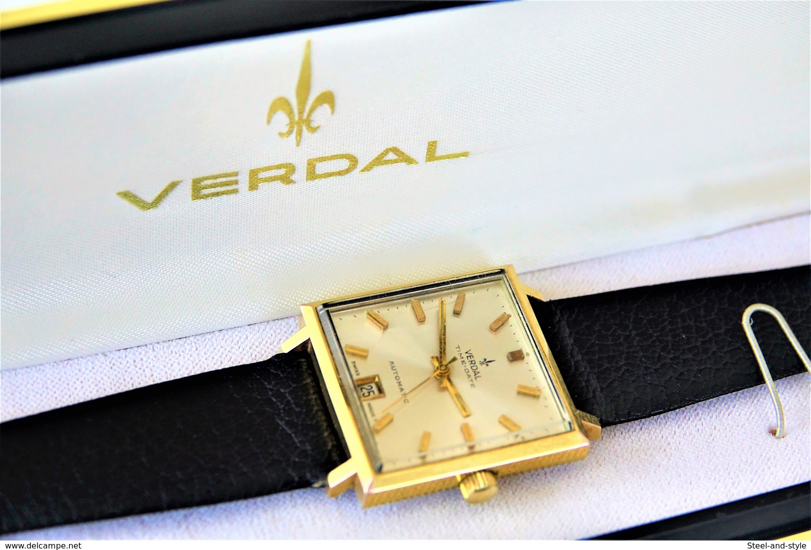 watches : VERDAL TIME-DATE AUTOMATIC RaRe with original box - 20 microns gold plated - original - running - 1970s