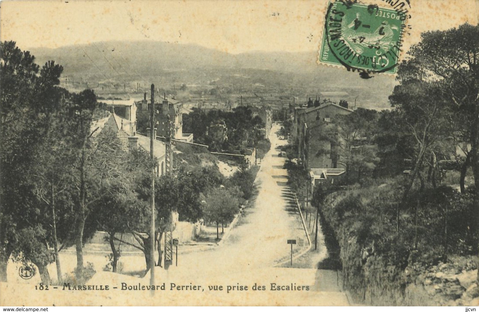 13 - Marseille - Boulevard Perrier - Vue Prise Des Escaliers (pas Courante) - Non Classés