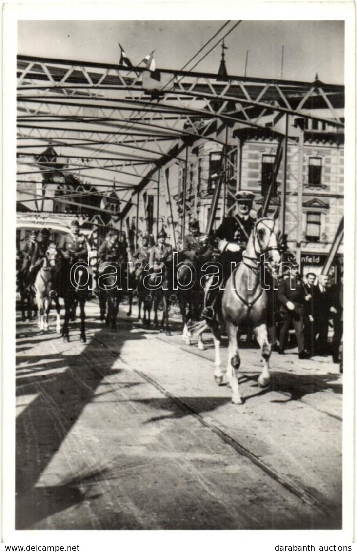 T2/T3 1940 Nagyvárad, Oradea; Bevonulás, Horthy Miklós A Hídon / Entry Of The Hungarian Troops (EK) - Non Classés