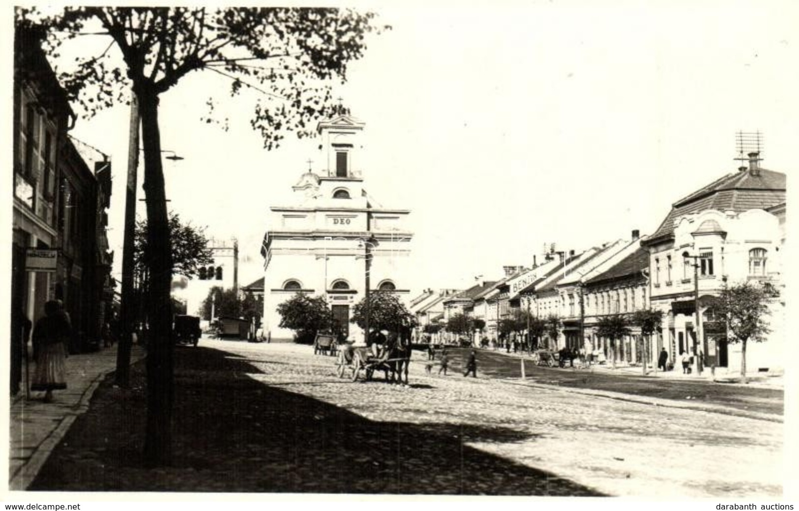 * T2 Poprád (Tátra, Tatry); Utcakép, Evangélikus Templom, Benzintöltő állomás, üzletek / Street View, Lutheran Church, G - Ohne Zuordnung