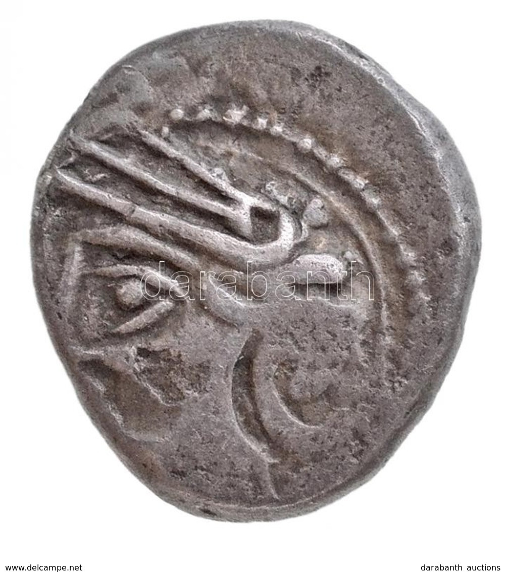 Kelták / Gallia Kr. E. ~II-I. Század Ag Római Quinarius Imitációja (1,91g) T:2-
Celtic Tribes / Gaul 2nd-1st Century BC  - Non Classés