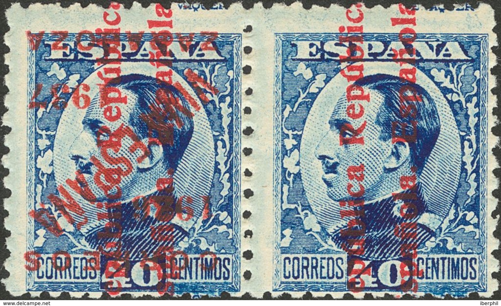 **. 1937. 40 Cts Azul (Edifil 600), Pareja. Variedad UN SELLO SOBRECARGA INVERTIDA Y El Otro SIN SOBRECARGA. MAGNIFICA Y - Autres & Non Classés