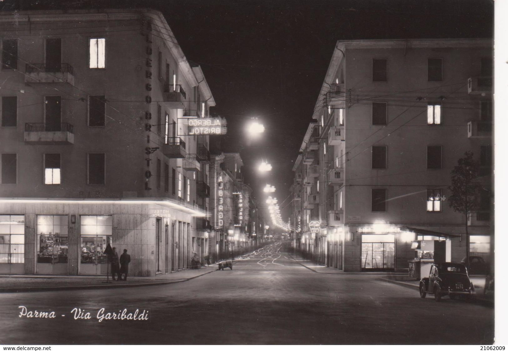 PARMA - Via Garibaldi - Albergo Hotel BRISTOL - Animata Insegna Birra - Auto D'epoca Car Voiture - Parma