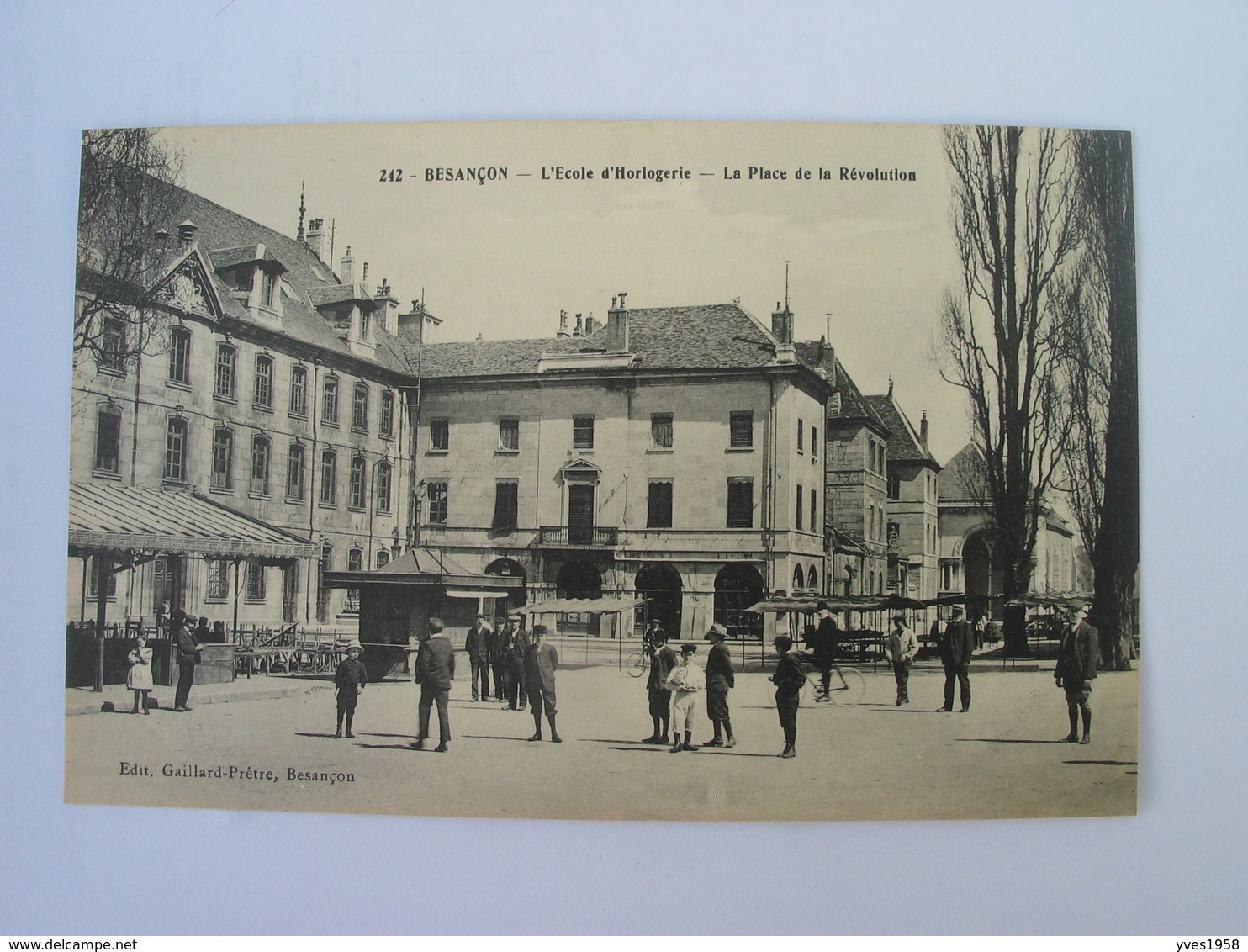 Cpa BESANCON  - L' ECOLE D' Horlogerie , La Place De La Révolution. - Besancon