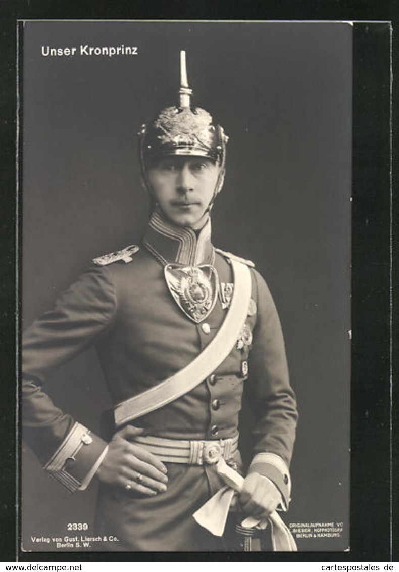 AK Kronprinz Wilhelm Von Preussen, Portrait Mit Pickelhaube Und Kehlstück - Koninklijke Families