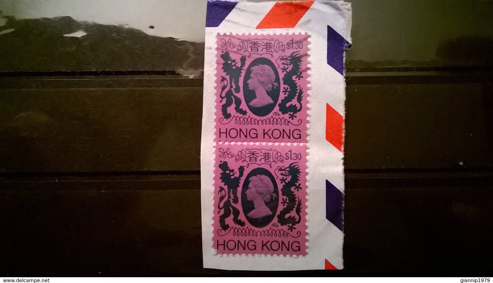 FRANCOBOLLI STAMPS HONG KONG 1982 SERIE QUEEN ELIZABETH II  SU FRAMMENTO FRANGMENT - Altri & Non Classificati