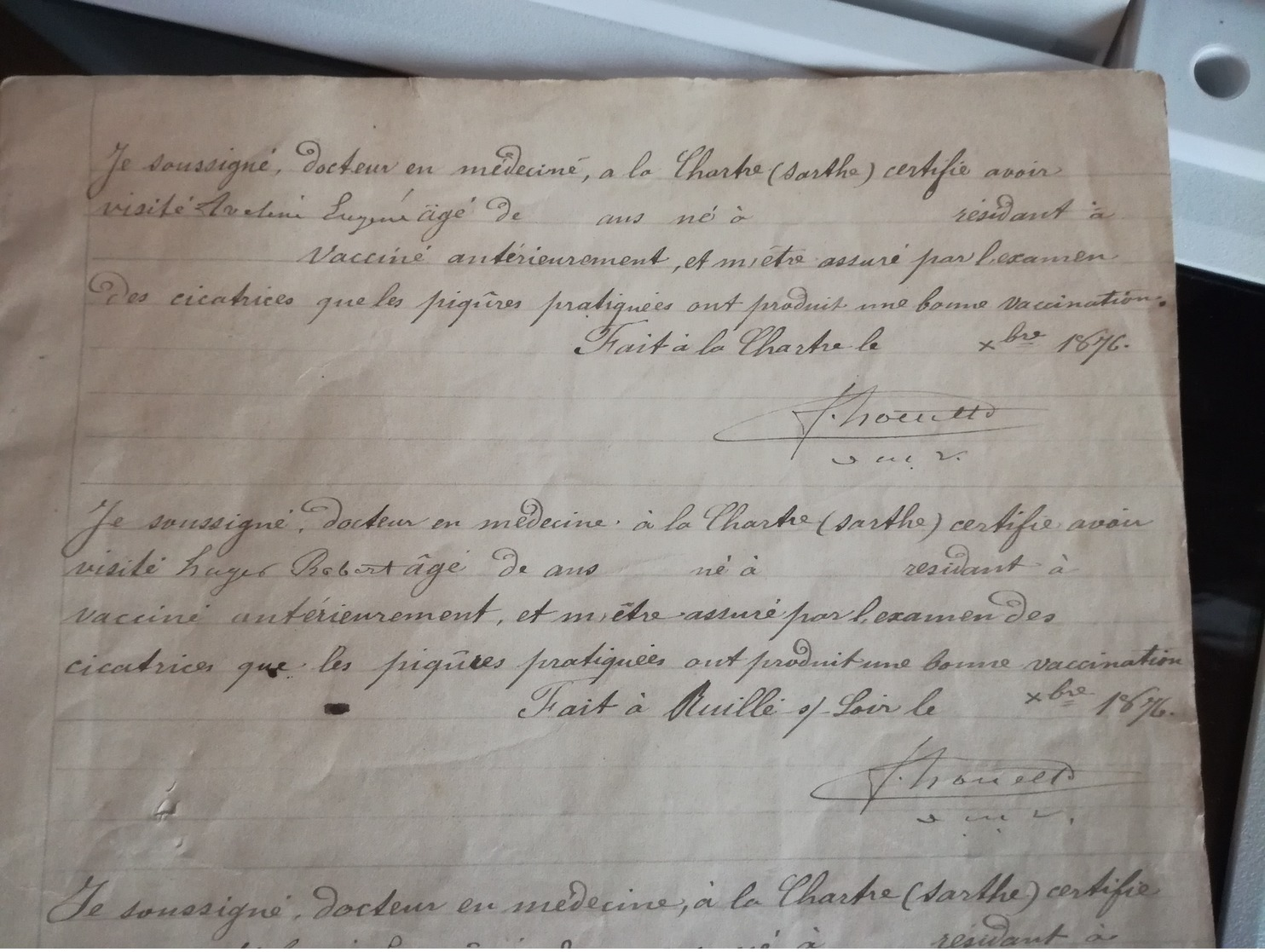 LA CHARTRE   RUILLE   (Sarthe) 1870/1889  Carnet De Vaccination  Docteur à Identifié Sur Signature  15 Pages - Non Classés