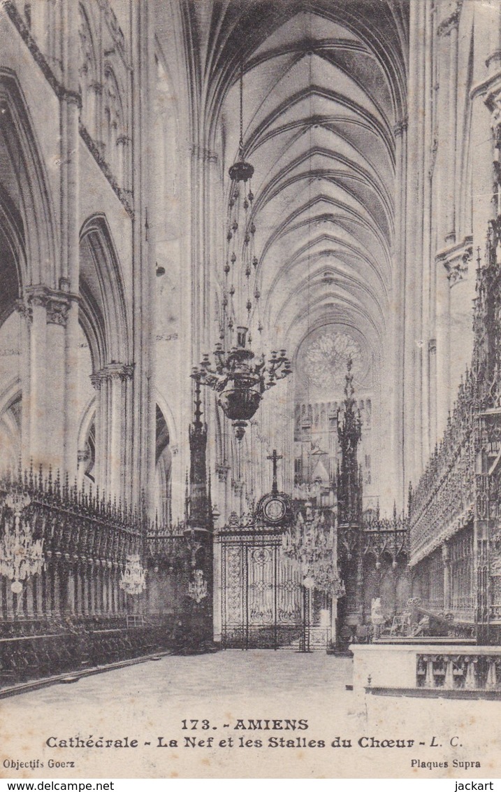 AMIENS CATHEDRALE LA NEF ET LES STALLES DU CHOEUR - Amiens