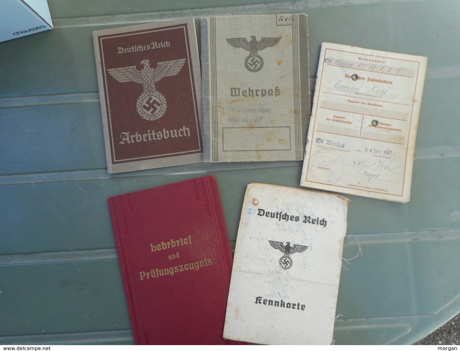 MILITARIA WW2 ALLEMAGNE, LOT DE PAPIERS ET LIVRETS, TRAVAIL, CIRCULATION, IDENTITES - Collections