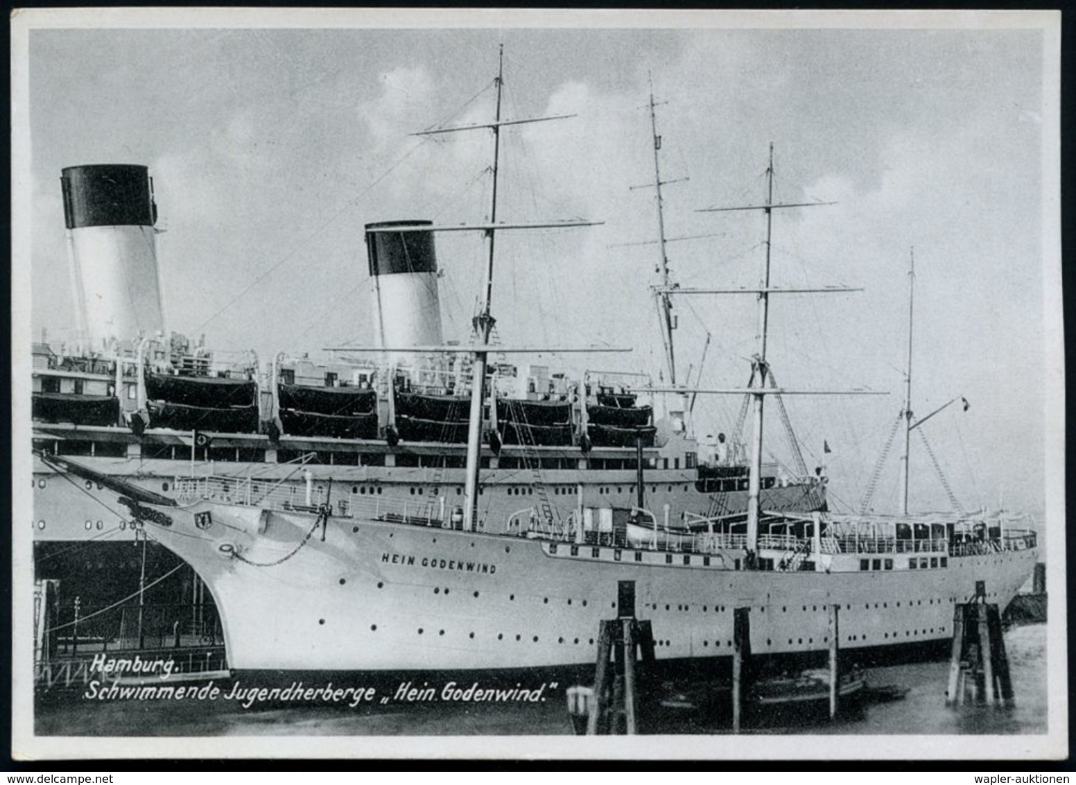 Hamburg 1935 (ca.) S/w.-Foto-Ak.: Schwimmende Jugendherberge "Hein Godenwind" = 3-Mast-Bark (im Hambg. Hafen) Ungebr. (V - Maritime