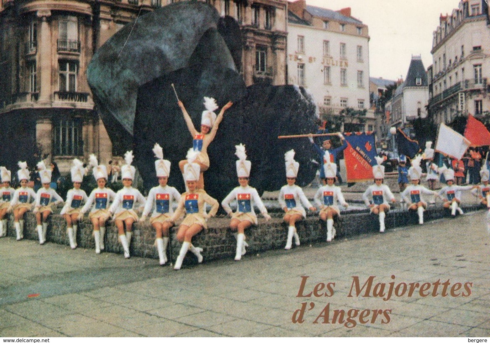 49. CP. ANGERS. Les Majorettes D'Angers. - Angers