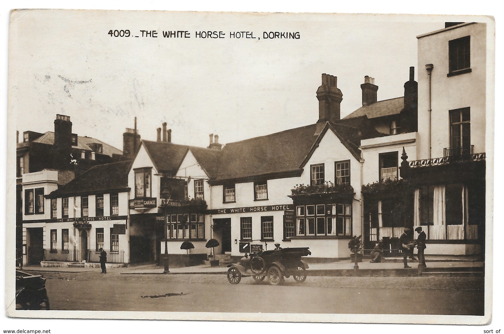 REAL PHOTO POSTCARD - DORKING  - THE WHITE HORSE HOTEL --- B362 - Surrey