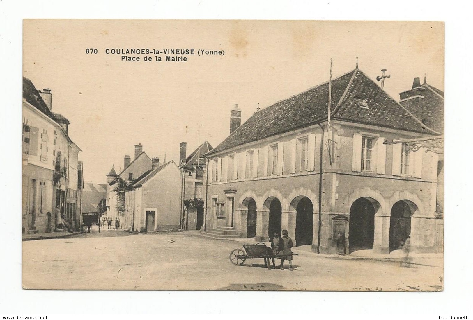 89 - Yonne - Coulanges La Vineuse - Place De La Mairie - Enfants - - Coulanges La Vineuse