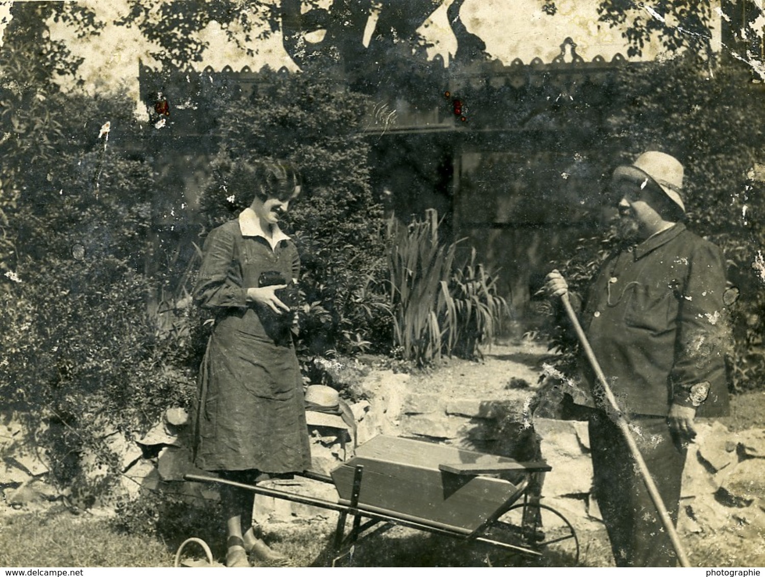 France Photographie Au Jardin Jeune Femme Et Appareil Photo Ancienne Photo 1930 - Autres & Non Classés