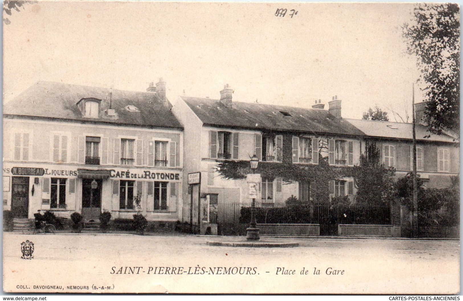 77 SAINT PIERRE LES NEMOURS - Place De La Gare - Saint Pierre Les Nemours