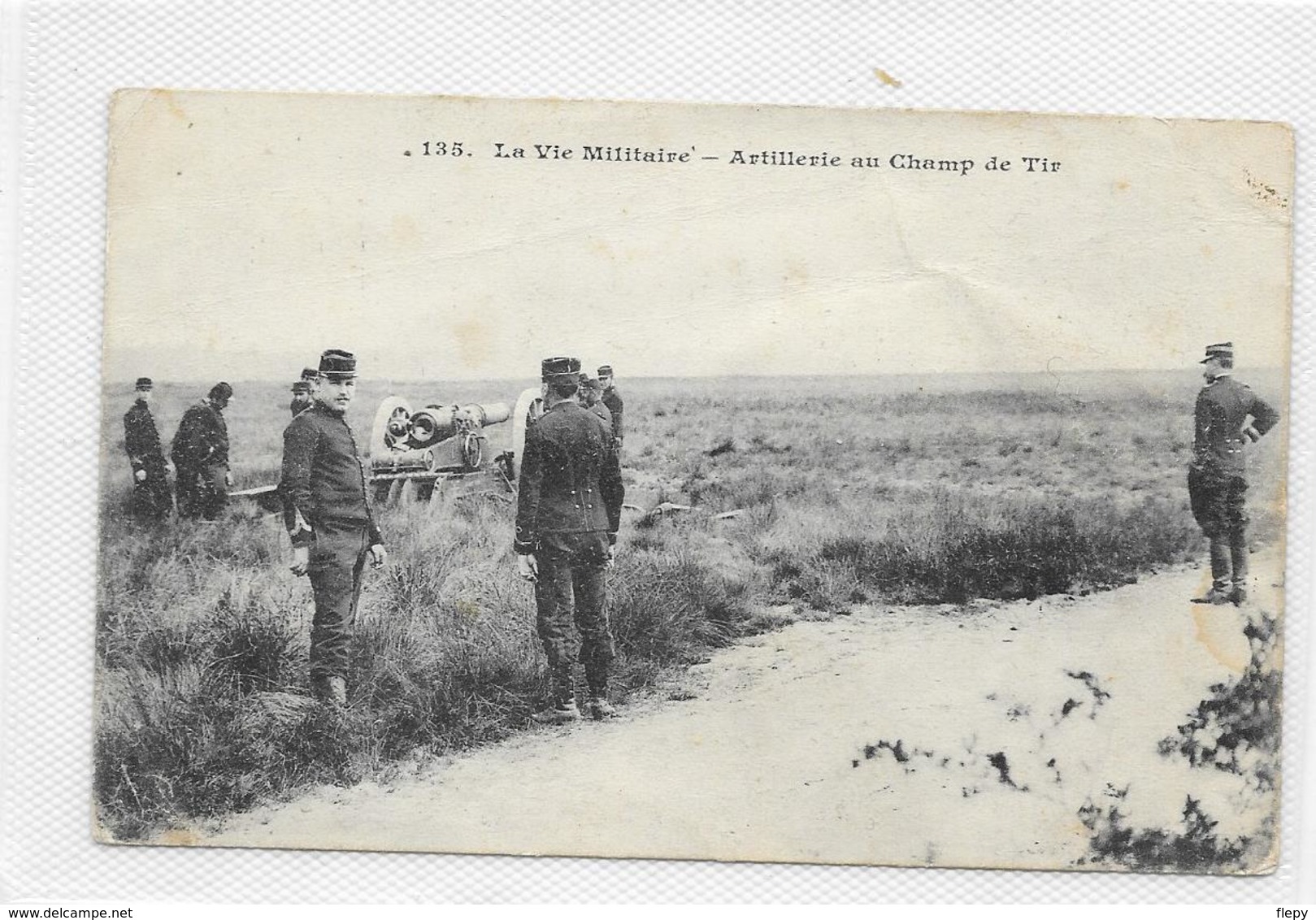 CPA  Artillerie Au Champ De Tir Vie Militaire - Matériel