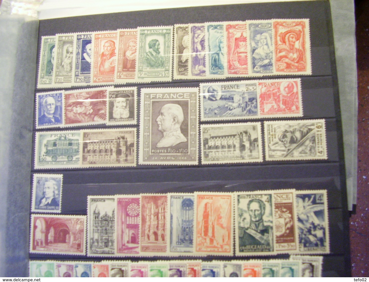 Francia. Collezione MNH/MLH dal 1900 al 1975. Descrizione. 60 foto