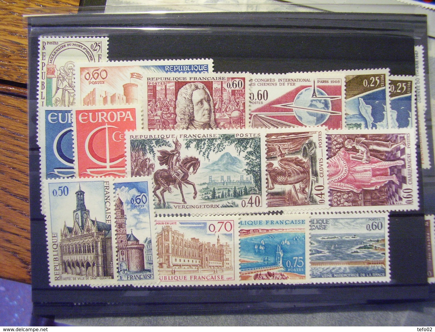 Francia. Collezione MNH/MLH dal 1900 al 1975. Descrizione. 60 foto